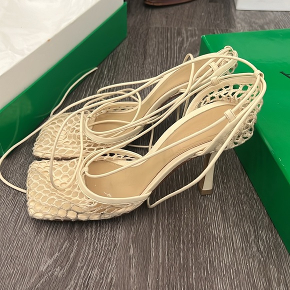 Bottega Veneta, authentic cream heels - Picture 2 of 2